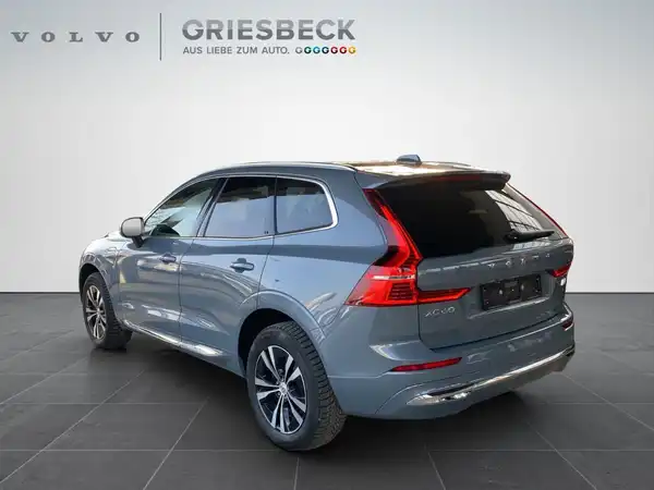 VOLVO XC60 (3/22)