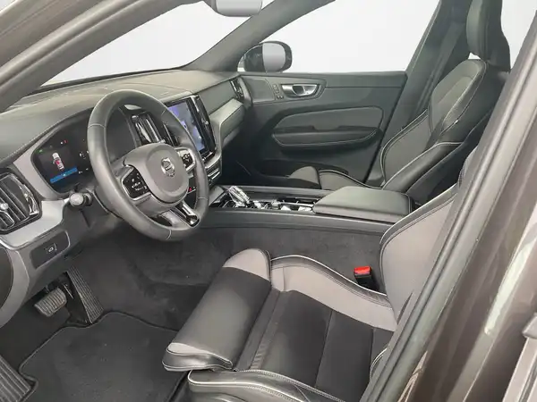 VOLVO XC60 (7/17)