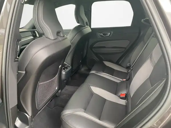 VOLVO XC60 (8/17)