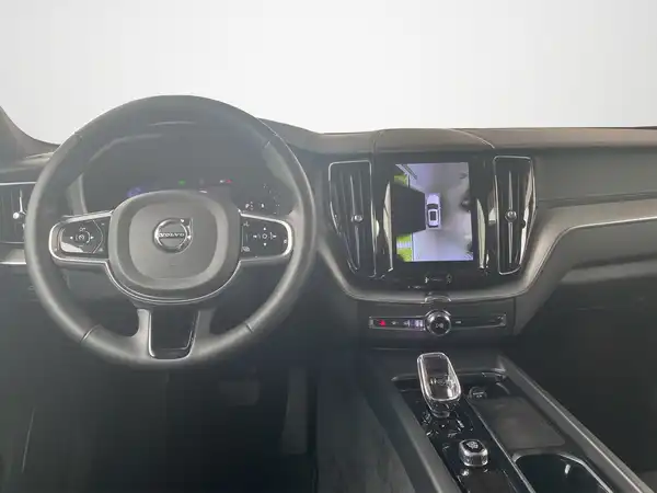 VOLVO XC60 (9/17)