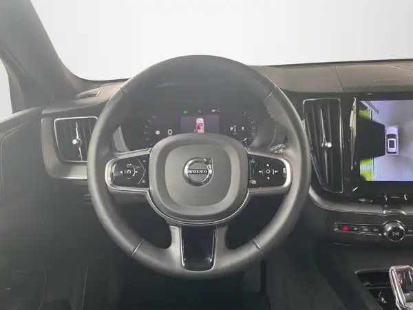 VOLVO XC60 (10/17)