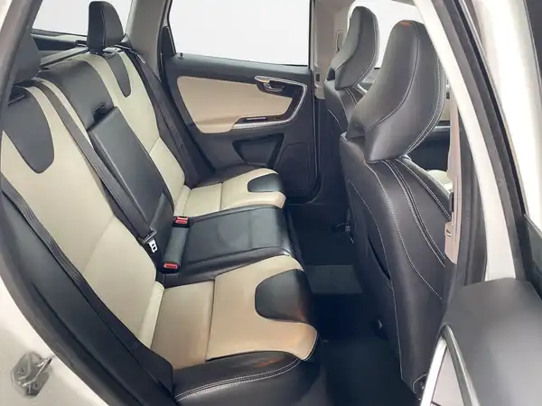 VOLVO XC60 (13/20)
