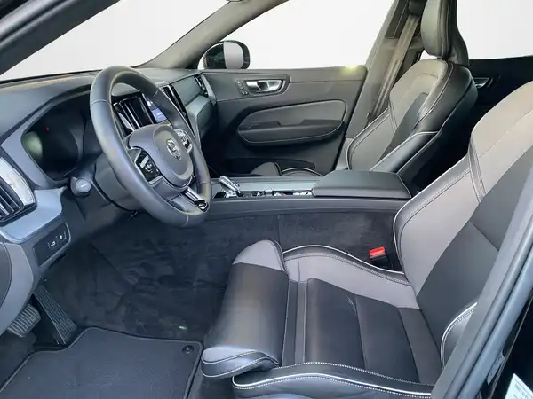 VOLVO XC60 (6/22)