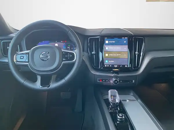 VOLVO XC60 (7/22)