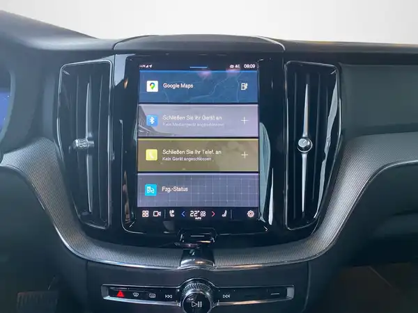 VOLVO XC60 (10/22)