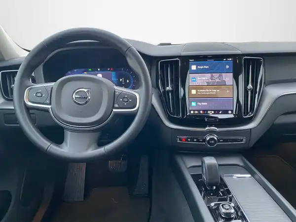 VOLVO XC60 (8/21)