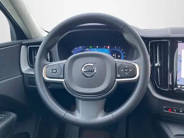 VOLVO XC60 (10/21)
