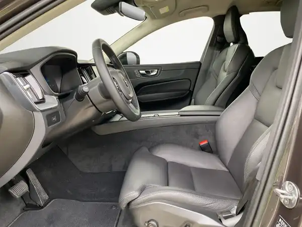 VOLVO XC60 (7/21)