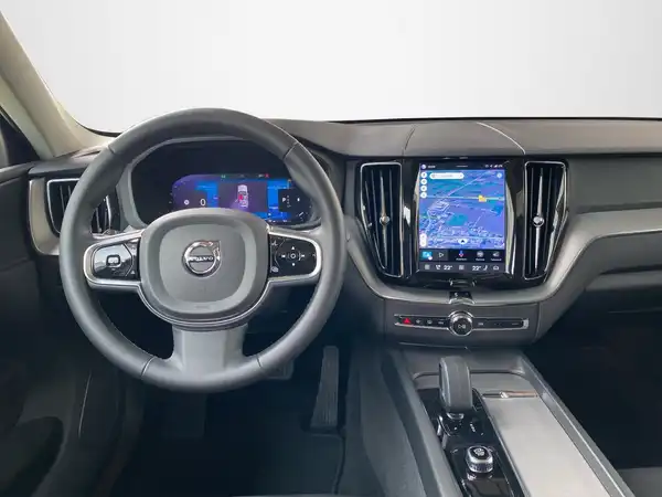 VOLVO XC60 (8/21)