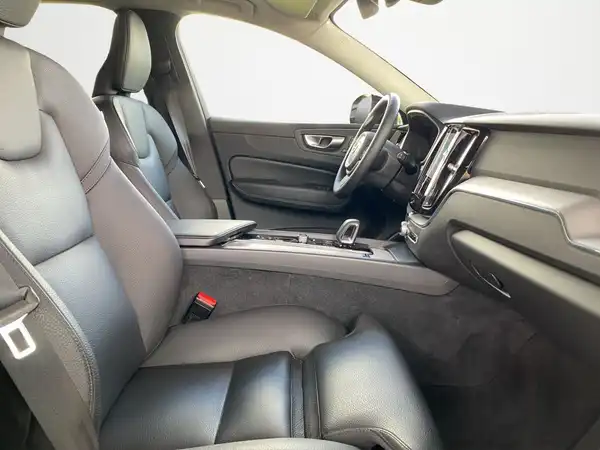 VOLVO XC60 (12/20)