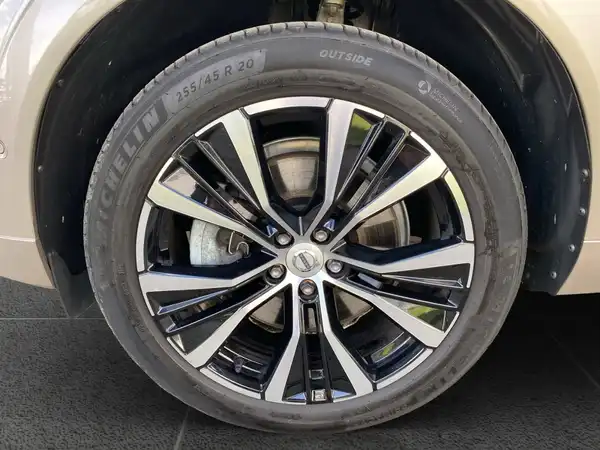 VOLVO XC60 (15/20)
