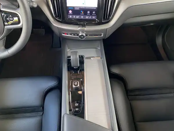 VOLVO XC60 (9/20)