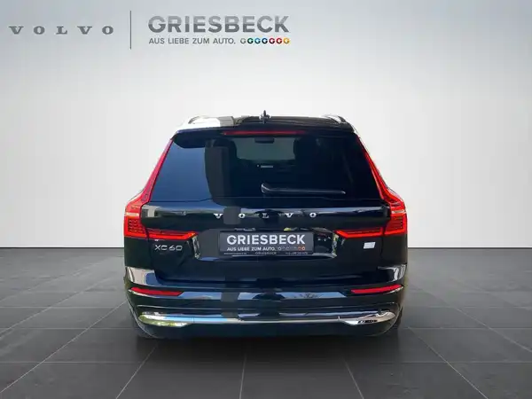 VOLVO XC60 (4/23)