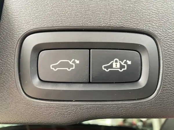 VOLVO XC60 (23/23)