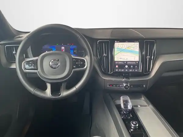 VOLVO XC60 (8/23)