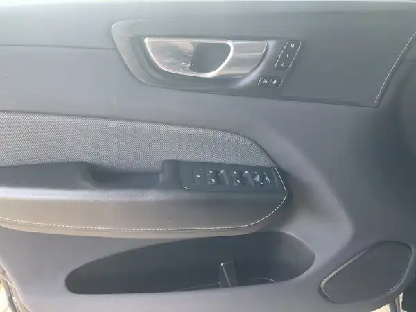 VOLVO XC60 (17/18)