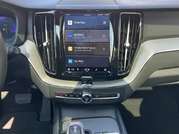 VOLVO XC60 (11/23)