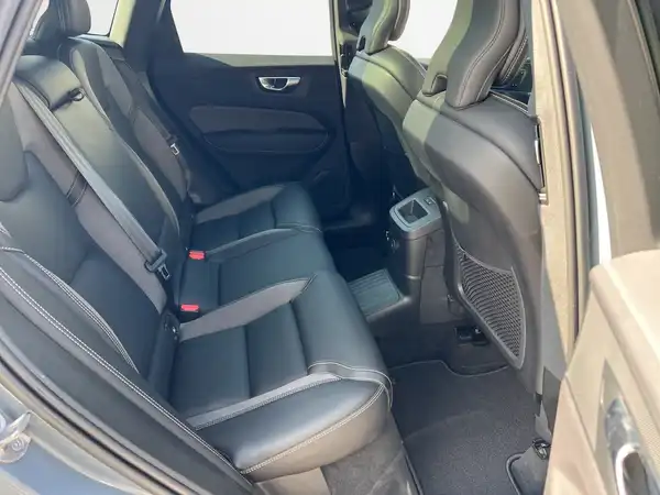 VOLVO XC60 (13/23)