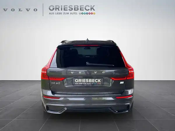 VOLVO XC60 (4/23)