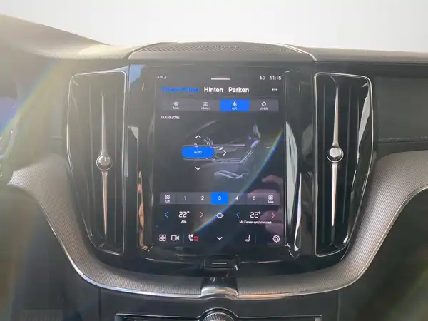 VOLVO XC60 (11/23)