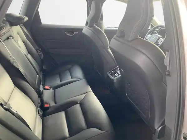 VOLVO XC60 (13/23)