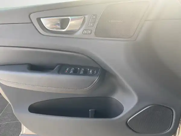 VOLVO XC60 (17/23)