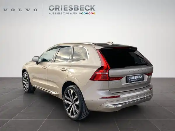 VOLVO XC60 (3/23)