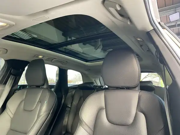 VOLVO XC60 (21/23)