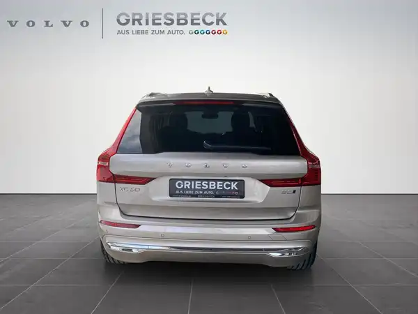 VOLVO XC60 (4/23)