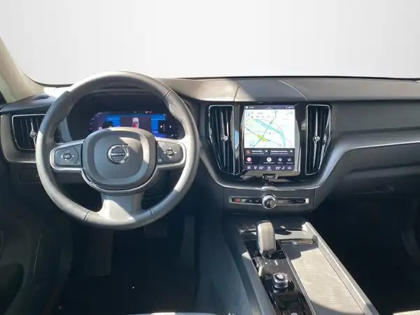 VOLVO XC60 (8/21)
