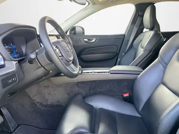 VOLVO XC60 (7/22)