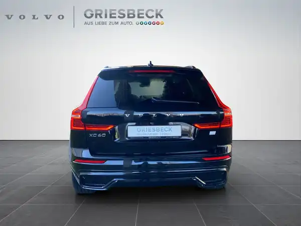 VOLVO XC60 (4/23)