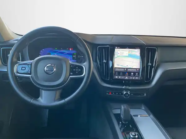 VOLVO XC60 (8/23)