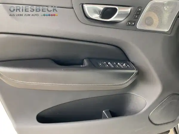 VOLVO XC60 (11/20)