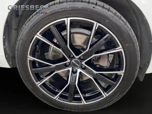 VOLVO XC60 (9/20)