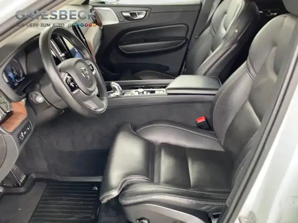 VOLVO XC60 (10/20)