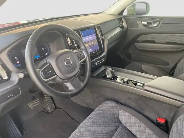 VOLVO XC60 (11/18)