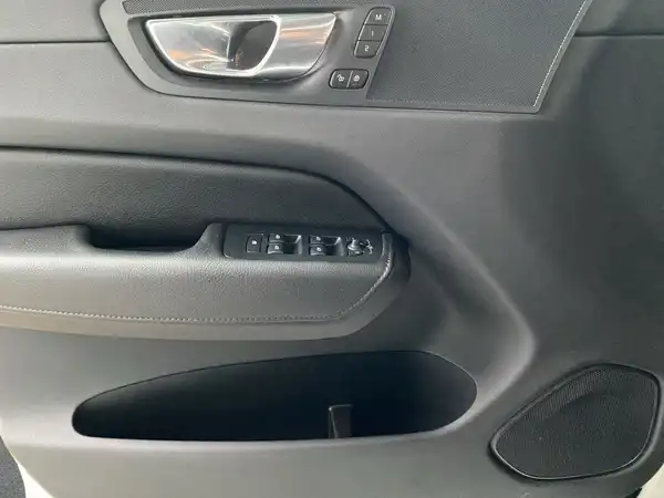 VOLVO XC60 (17/20)