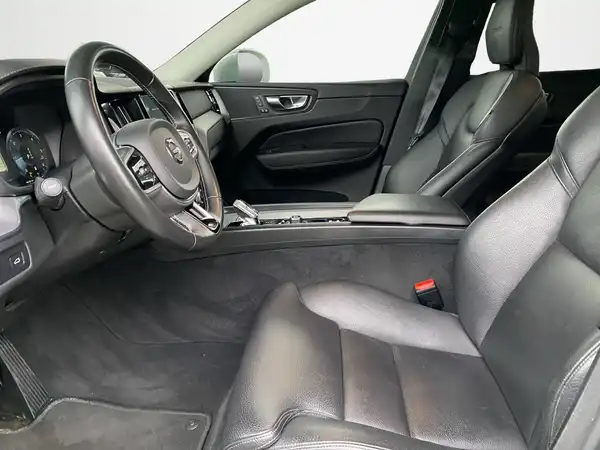 VOLVO XC60 (7/20)