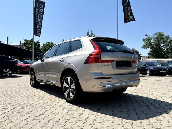 VOLVO XC60 (2/29)