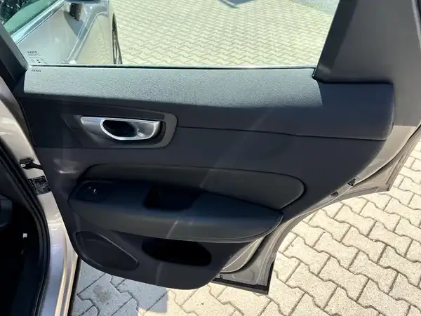 VOLVO XC60 (16/29)
