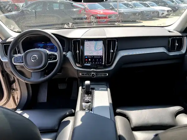 VOLVO XC60 (20/29)
