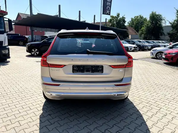 VOLVO XC60 (3/29)
