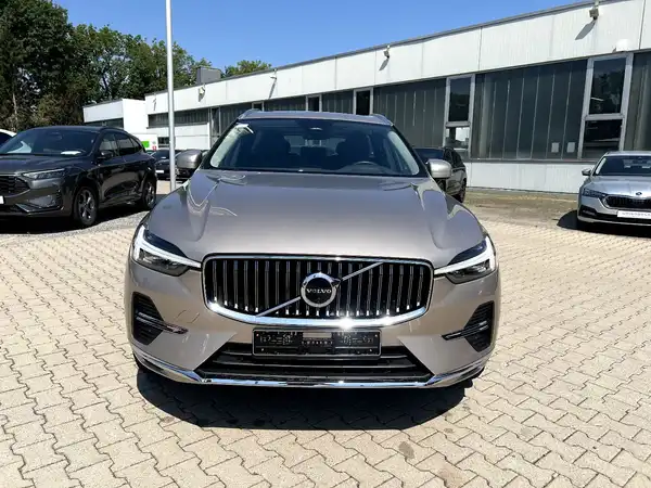 VOLVO XC60 (5/29)