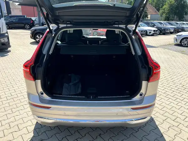 VOLVO XC60 (7/29)
