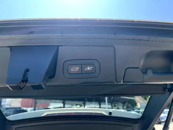 VOLVO XC60 (8/29)