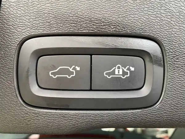 VOLVO XC60 (19/19)