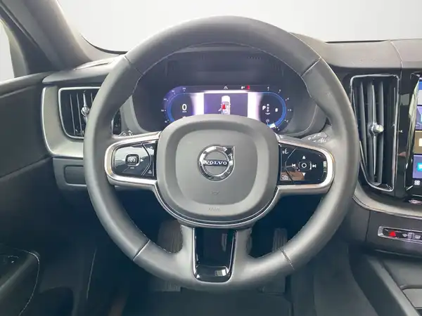 VOLVO XC60 (10/19)