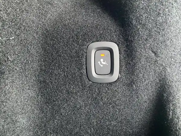 VOLVO XC60 (20/21)