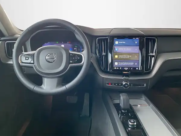 VOLVO XC60 (8/21)